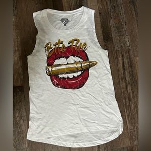 Women’s muscle tank